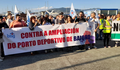 Máis de 600 persoas maniféstanse en Baiona en contra da ampliación do Porto Deportivo